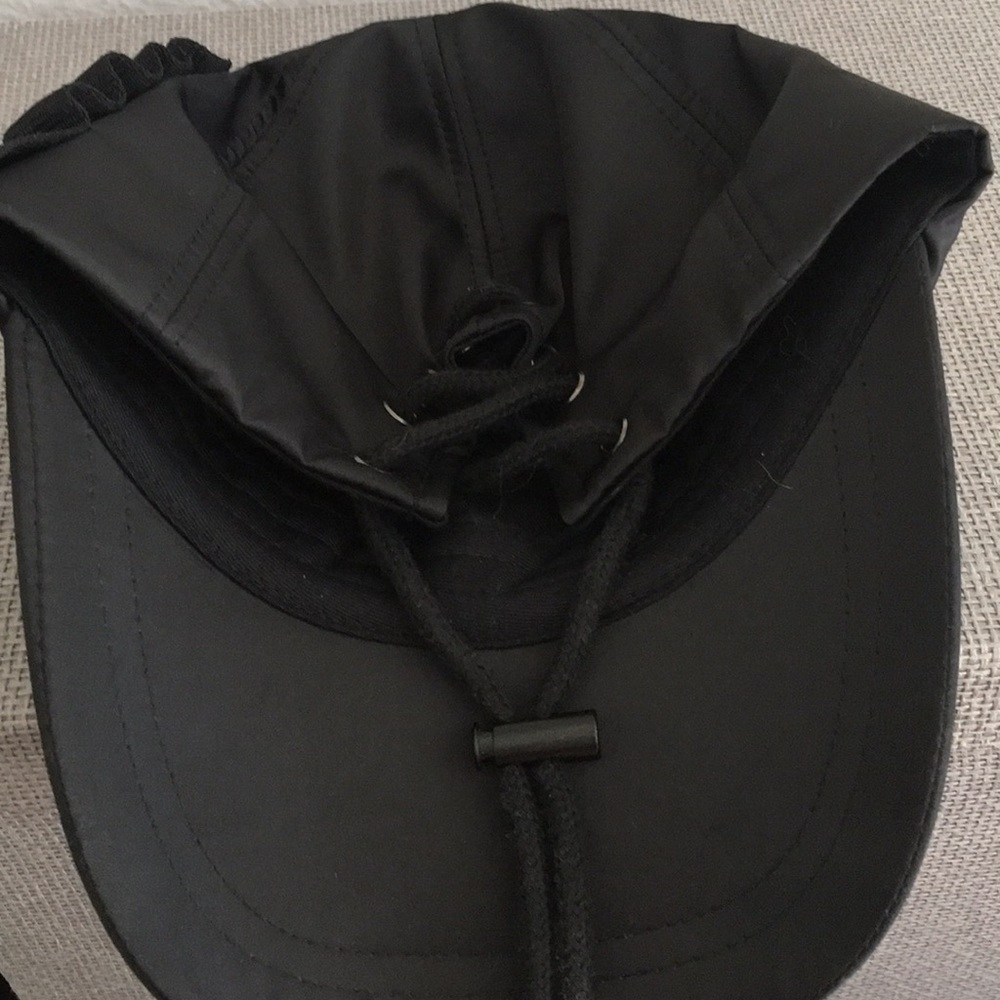 Vibrate Satin Hat - image 3